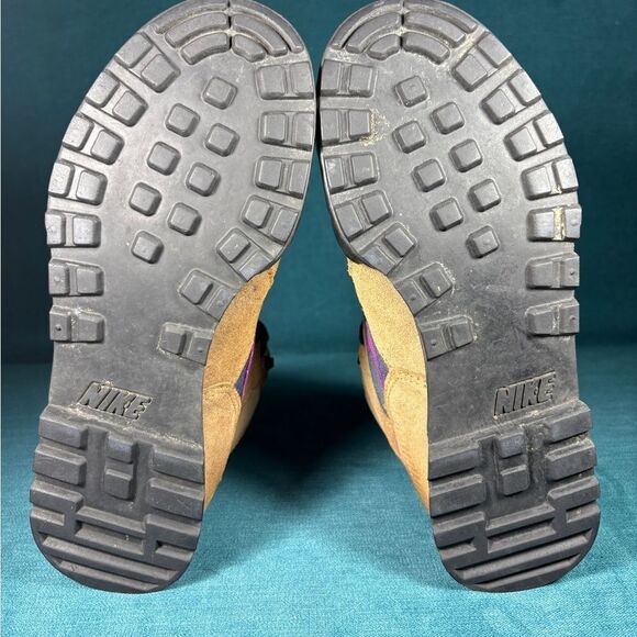 Size 7.5M/9Women - Nike Vintage Caldera boots - Picture 5 of 6